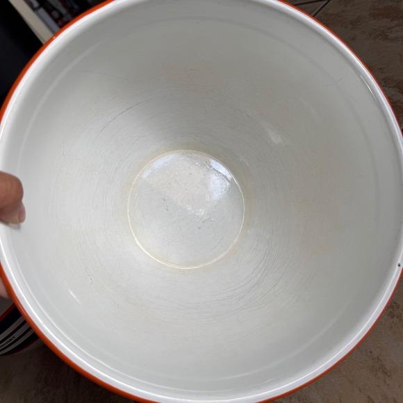 Le Creuset Everyday Enamelware Lot of 2 Striped White Steel Mixing Serving Bowls - Picture 9 of 9